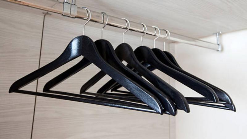 Cabide Preto Atacado: Aprenda sobre o Estoque Cabide Preto Atacado: Aprenda sobre o Estoque