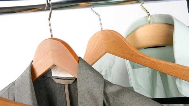Como Escolher o Melhor Cabide para Blusas de Alça
